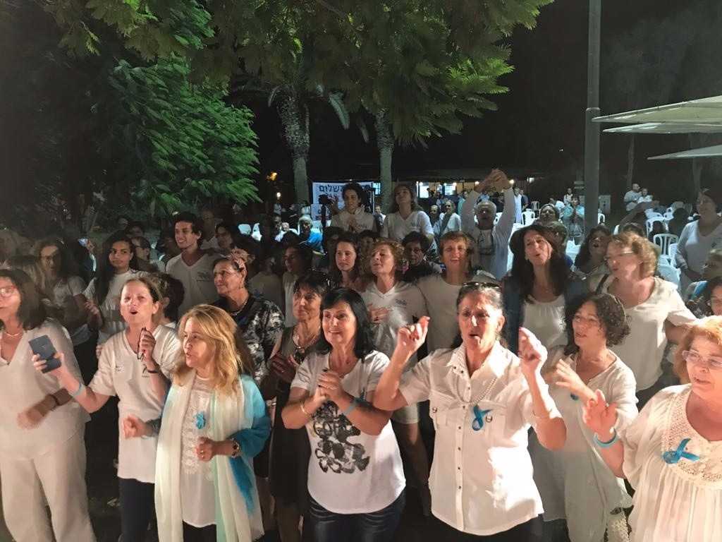 women singing