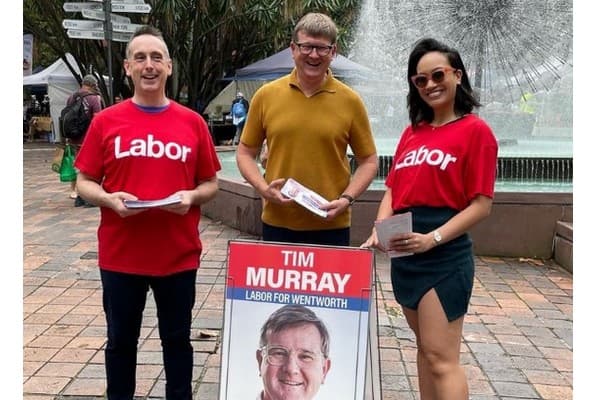 Tim Murray on the campaign trail at Kings Cross (Twitter)