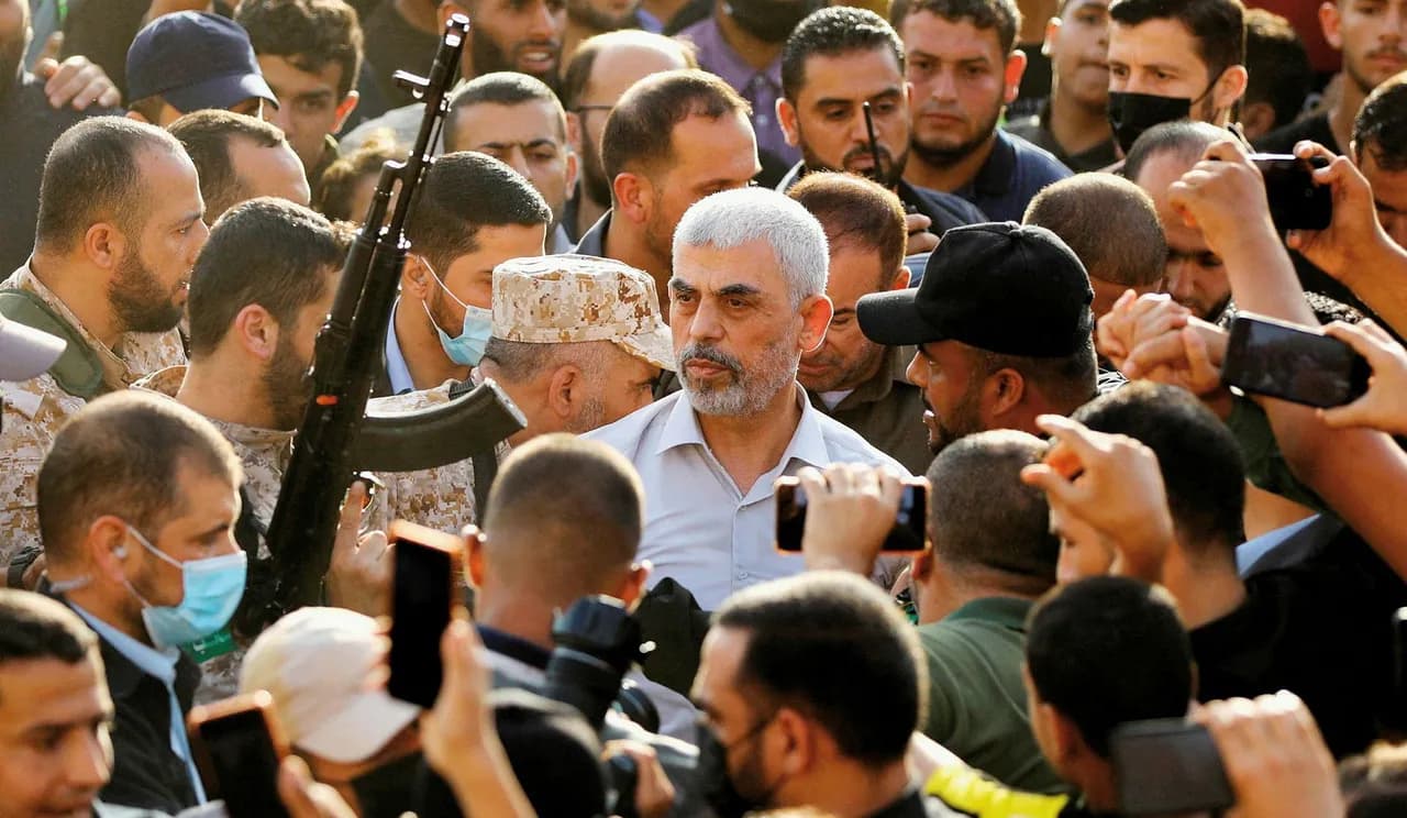 2021 Yahya Sinwar, Hamas leader, Hamas leader surrounded by armed supporters – 2021