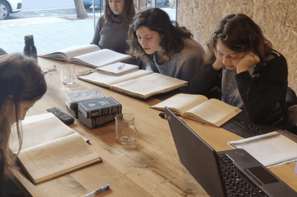 Mabua participants studying in Tel Aviv (Image: Mabua website).&nbsp;