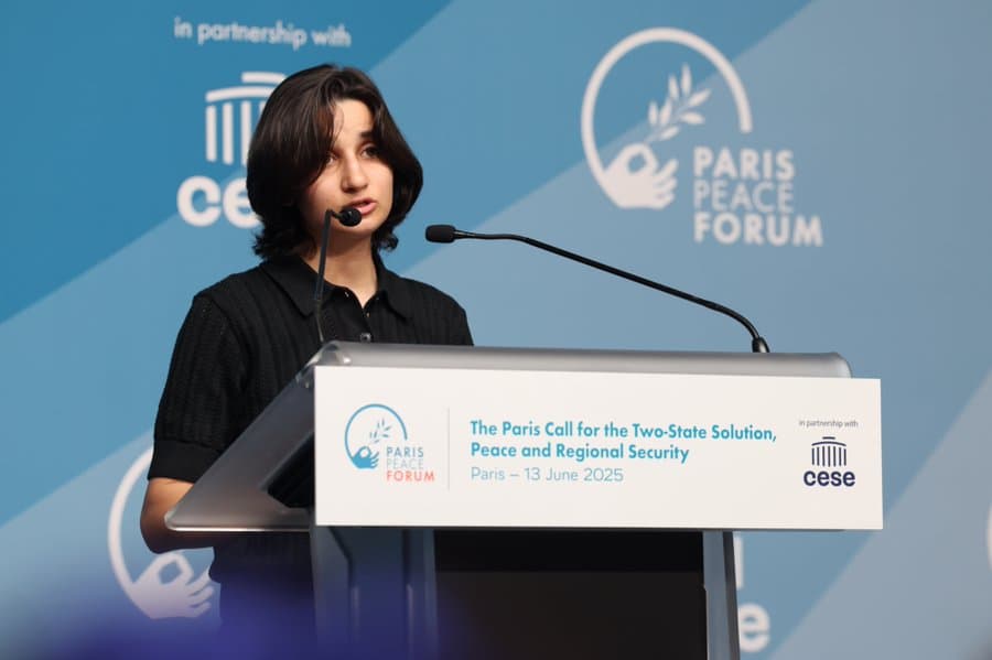 Rita Baroud addresses the Paris Peace Conference
