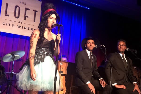 Alexis performs her Amy Winehouse tribute