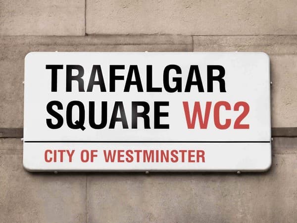 london street plaque