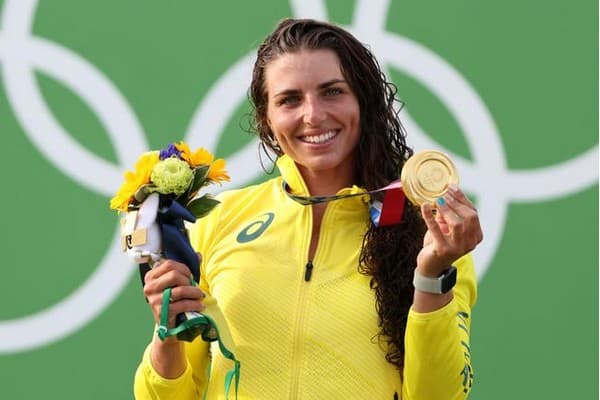 Jess Fox with her gold medal from the C1 slalom (Joe Giddens/AAP)