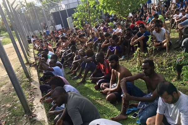 Asylum seekers protest their treatment on Manus Island in 2017 (AAP)