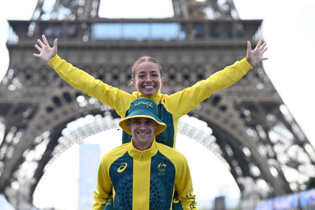 Rhydian Cowley and Jemima Montag celebrate their bronze medal (AAP/Dan Himbrechts)