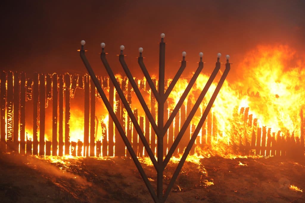 LA synagogue fire