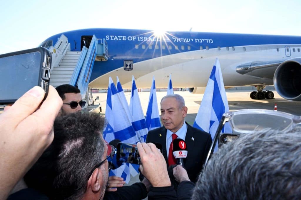 Netanyahu plane departs