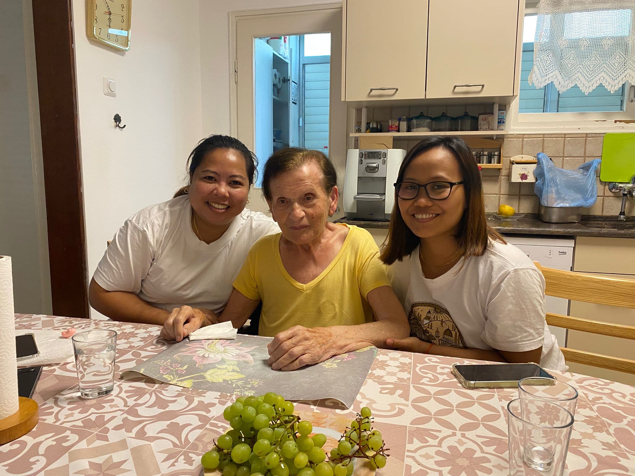 Joyce (left) and Joy (right) are carers for Yehudit Perl (centre) in Petah Tikva (Image: supplied).