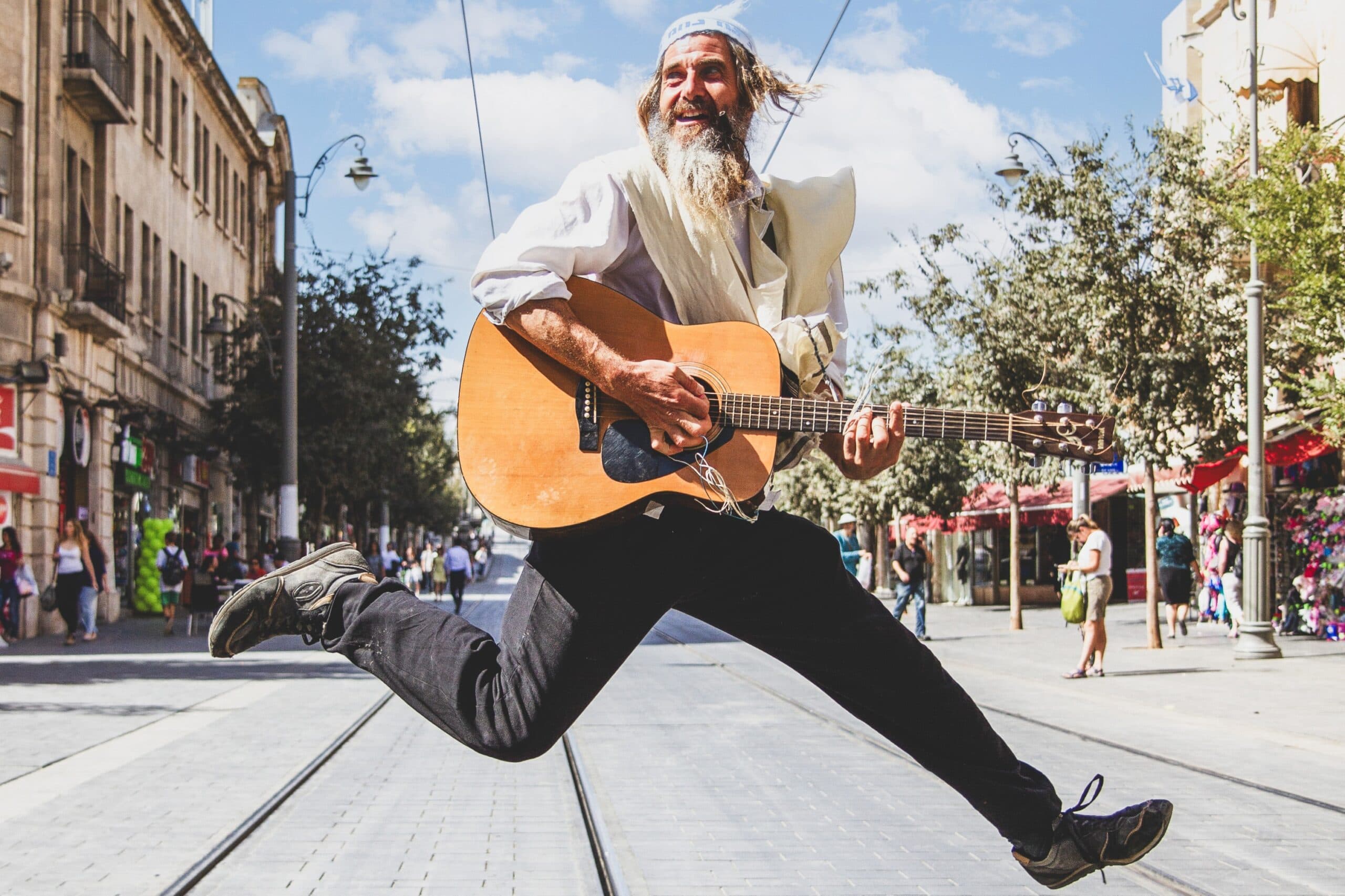 haredi street guitar