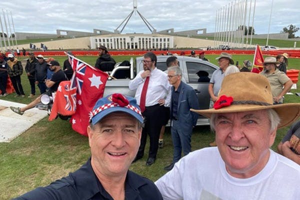 John Larter, Liberal Democrat candidate (wearing paramedic hat), Graham Hood (in white, front). Behind them, George Christensen with the red tie, Senator Gerard Rennick (Lib) next to him.