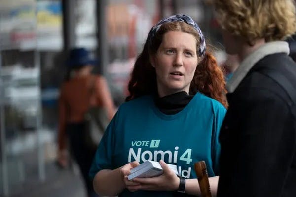 Nomi Kaltmann campaigning in the Victorian state election (Mike Bowers/Guardian)