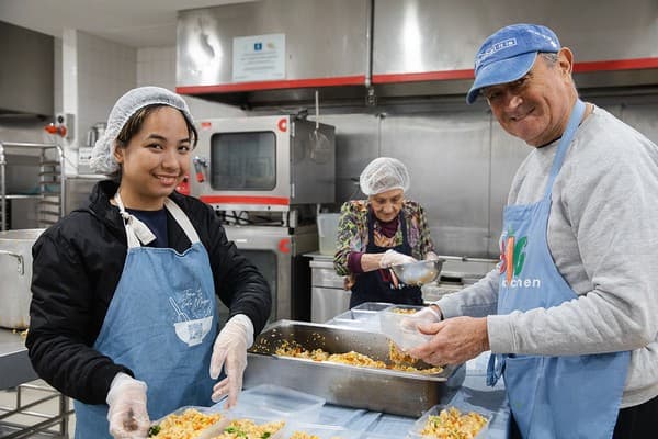 Volunteers Shaira Pabustan and Ivan Fuchs