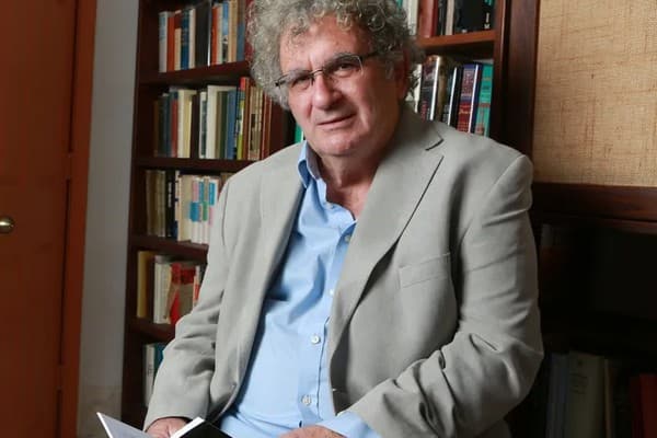 Portrait of Benny Morris by Yanai Yechiel (<em>Haaretz</em>)