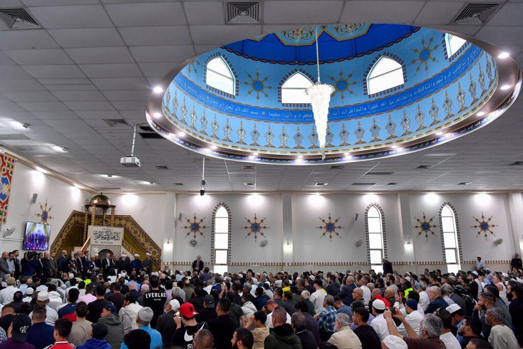 General view of the prayer hall as Australian Prime Minister Anthony Albanese addresses the congregation during a visit to the Lakemba Mosque in Sydney, Friday, October 6, 2023. (AAP Image/Bianca De Marchi) NO ARCHIVING