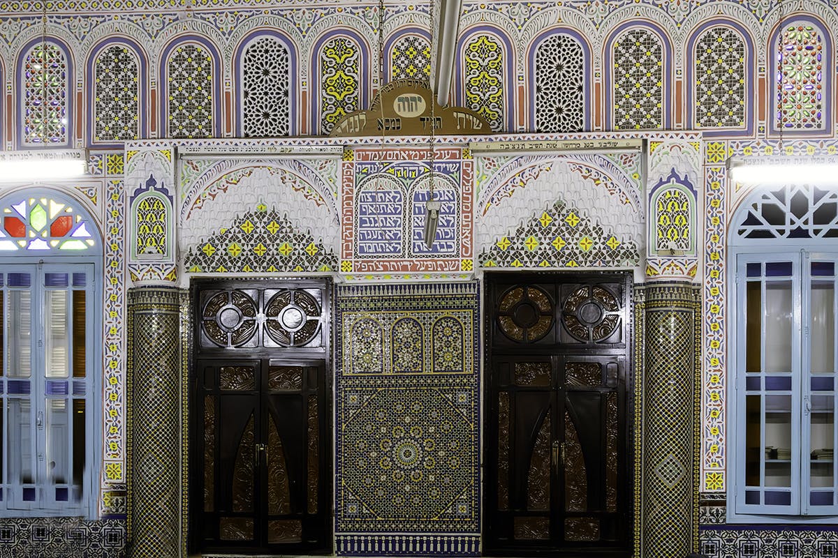 Synagogue with Islamic art