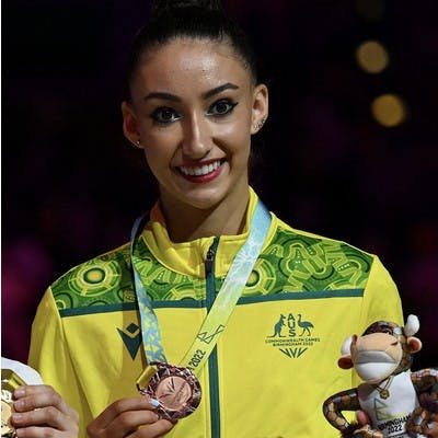 Alexandra Kiroi-Bogatrevya with her Commonwealth Games bronze medal