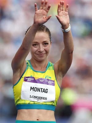 Montag salutes the crowd in Birmingham, 2022 (Michael Klein)