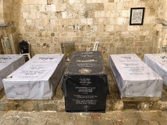 The central coffin is now draped in a cloth identifying it as containing Benjamin, son of Isaac and Rachel (Ittay Flescher)