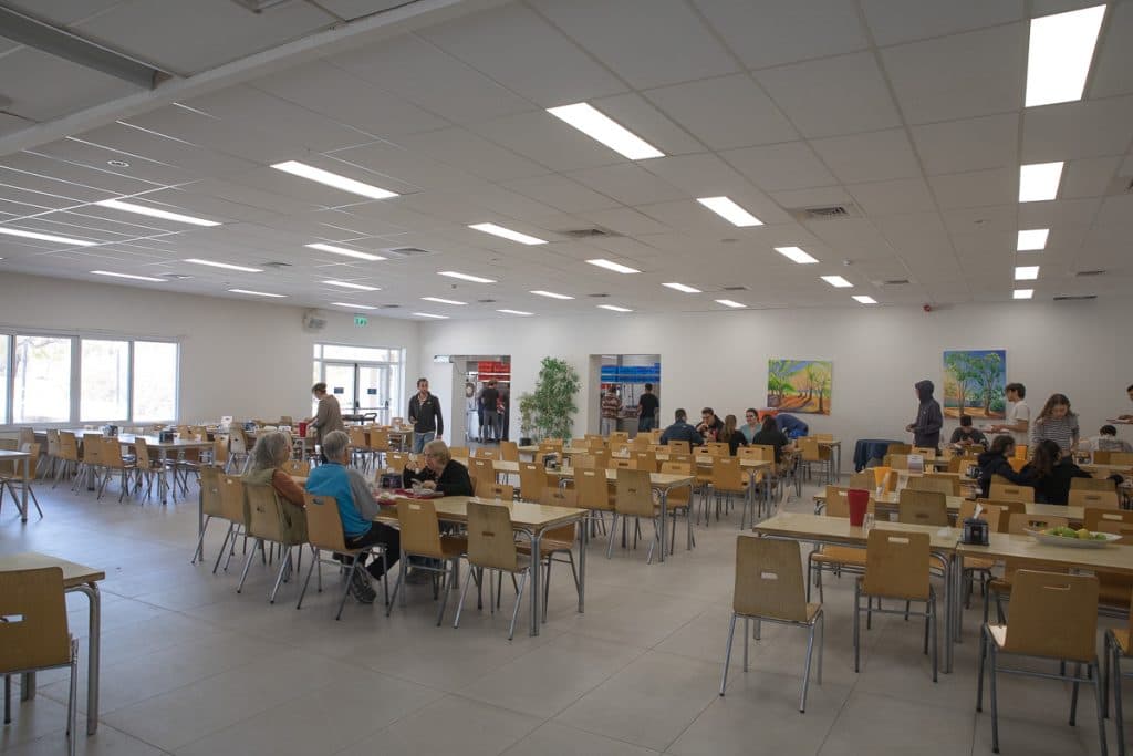 Interior of the dining hall at the Arava Institute (Image: Gianluca Cecere).